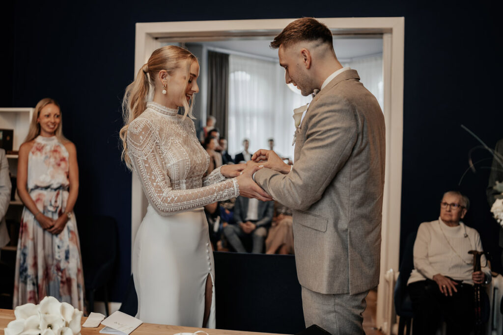 ahaus-hochzeitsfotograf-standesamt-natuerlich-modern